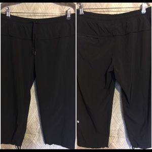 Lululemon lightweight crops/capris sz 8